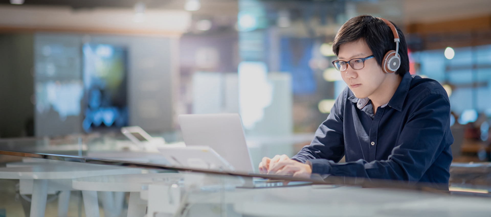 8 Strategies that worked for us in managing remote employees